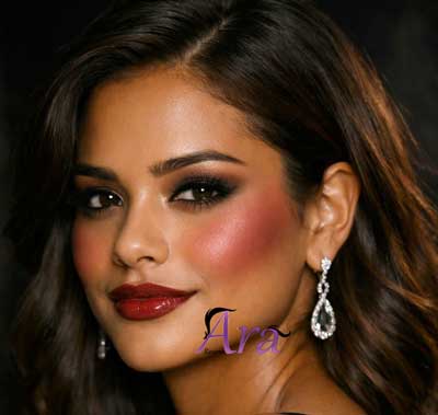 رژگونه شرابی روی مدل با آرایش شب